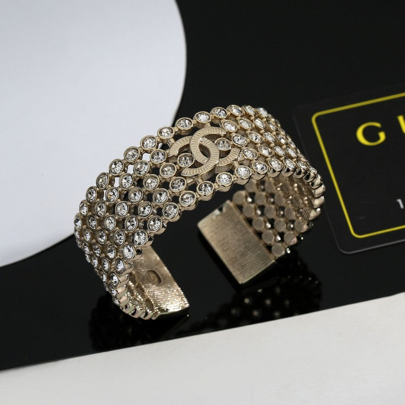 Chanel Diamond Cuff 18K Gold Bracelet product image 1, provided for visual reference and product detail review
