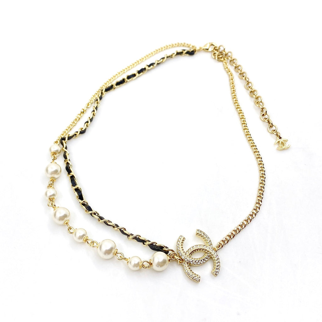 Chanel Pearls Strass Choker 18K Gold Necklace product image 1, provided for visual reference and product detail review