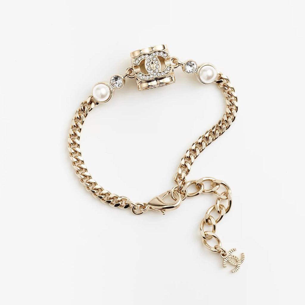 Chanel Square Pearl Chain 18K Gold Necklace product image 2, provided for visual reference and product detail review
