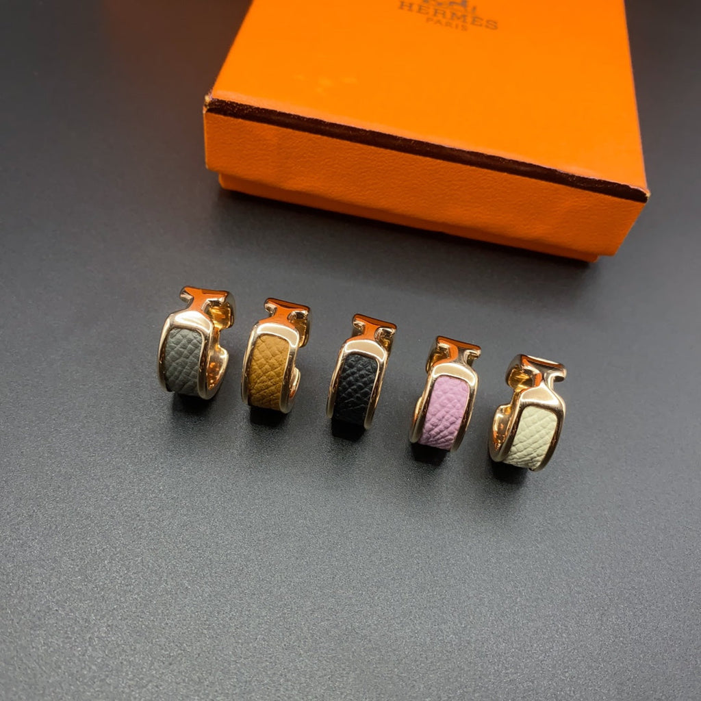 Hermes Olympe 18K Gold Ring product image 3, provided for visual reference and product detail review