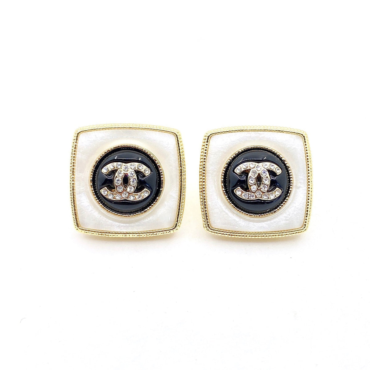 Chanel Pearl Square 18K Gold Earrings product image 1, provided for visual reference and product detail review