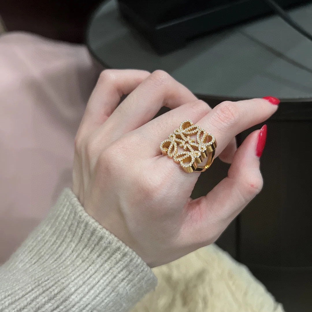 LOEWE Anagram Crystals 18K Gold Ring product image 8, provided for visual reference and product detail review