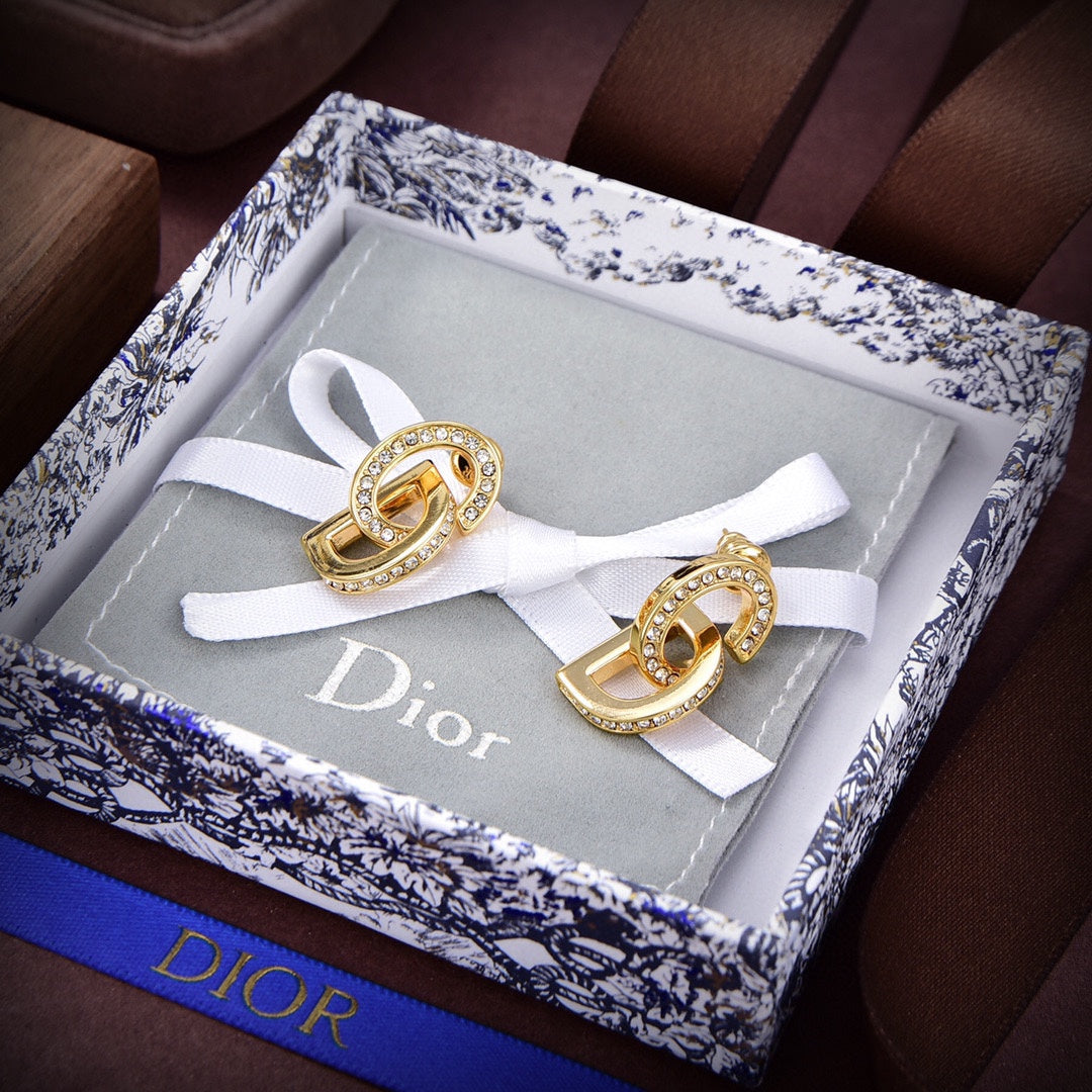 Dior Lock 18K Gold Earrings product image 4, provided for visual reference and product detail review
