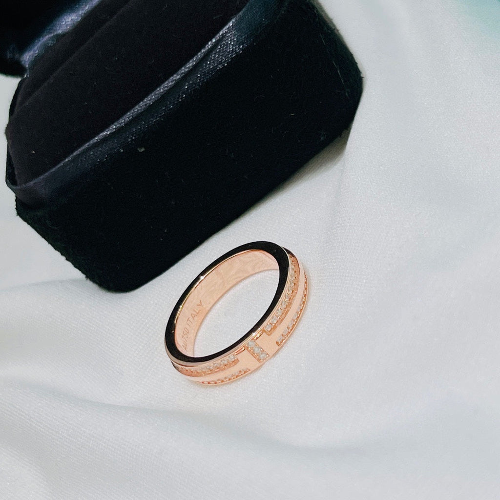 Tiffany Narrow Pave Diamond 18K Gold Ring product image 6, provided for visual reference and product detail review
