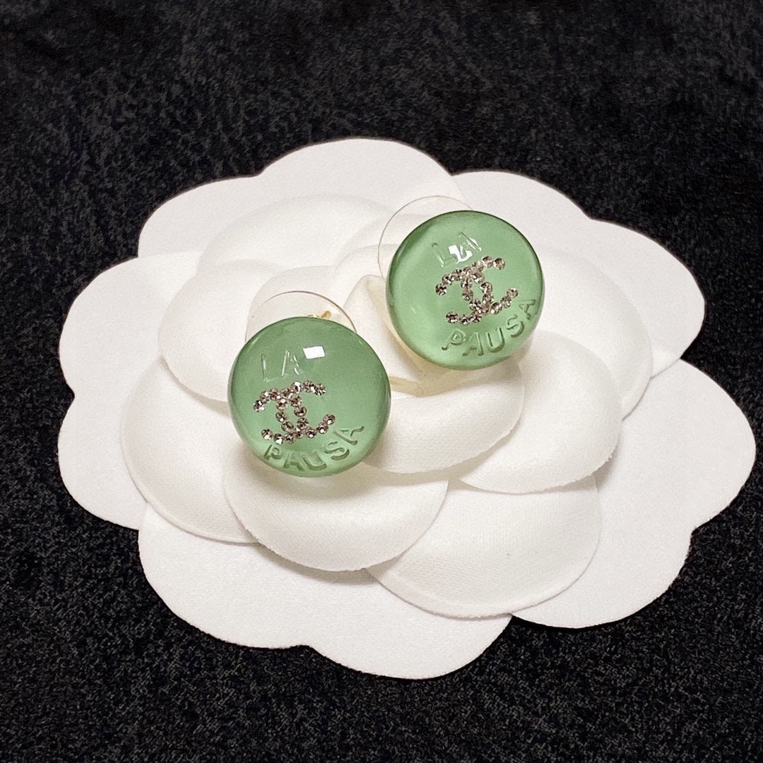 Chanel Green 18K Gold Earrings product image 1, provided for visual reference and product detail review