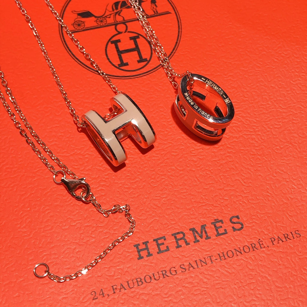 Hermes Mini Pop Grey 18K Gold Necklace product image 10, provided for visual reference and product detail review