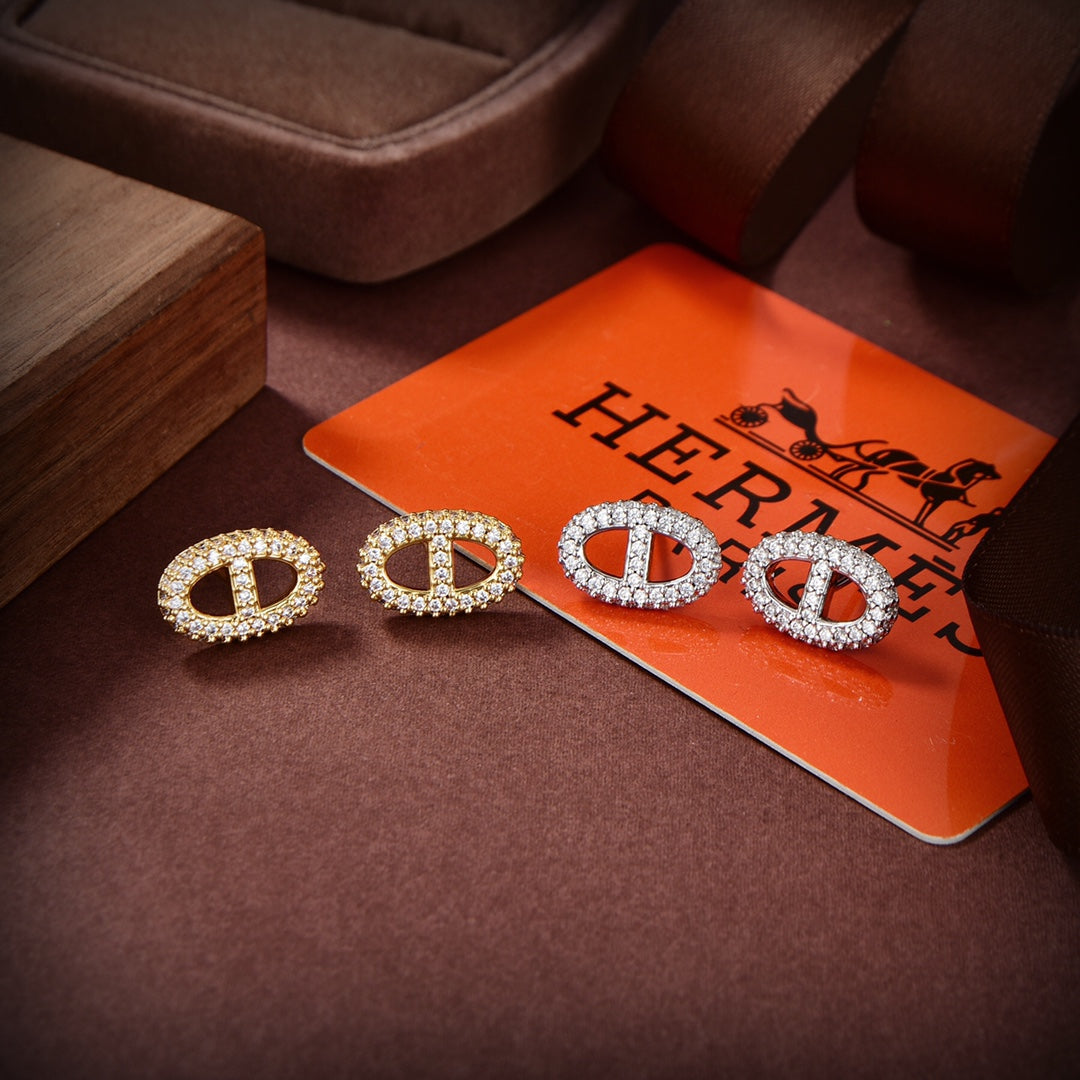 Hermes Farandole Diamond 18K Gold Earrings product image 4, provided for visual reference and product detail review
