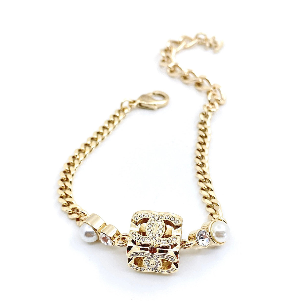 Chanel Square Pearl Chain 18K Gold Necklace product image 1, provided for visual reference and product detail review