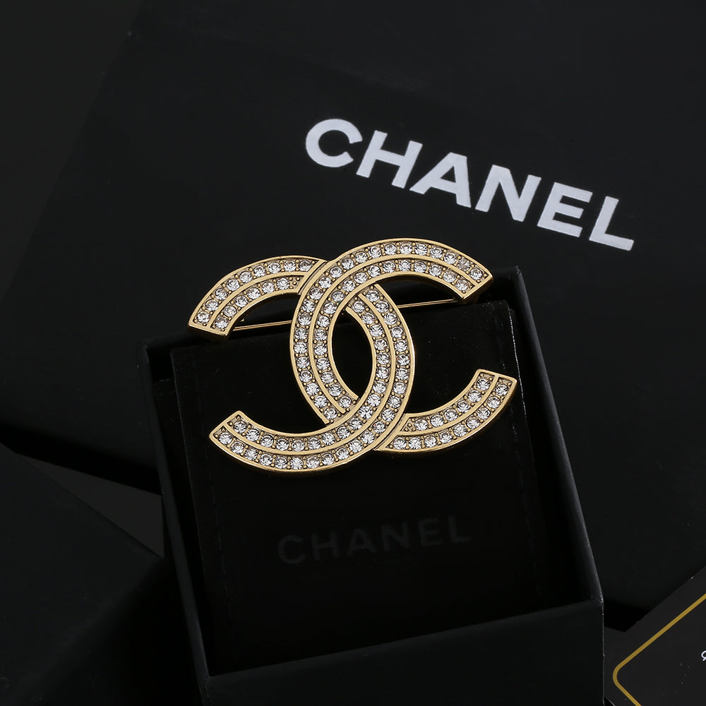 Chanel Diamond 18K Gold Brooch product image 1, provided for visual reference and product detail review