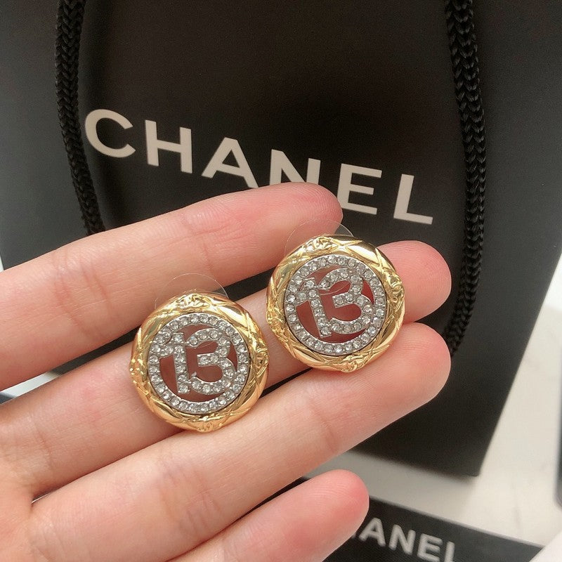 Chanel No.13 Diamond 18K Gold Earrings product image 2, provided for visual reference and product detail review