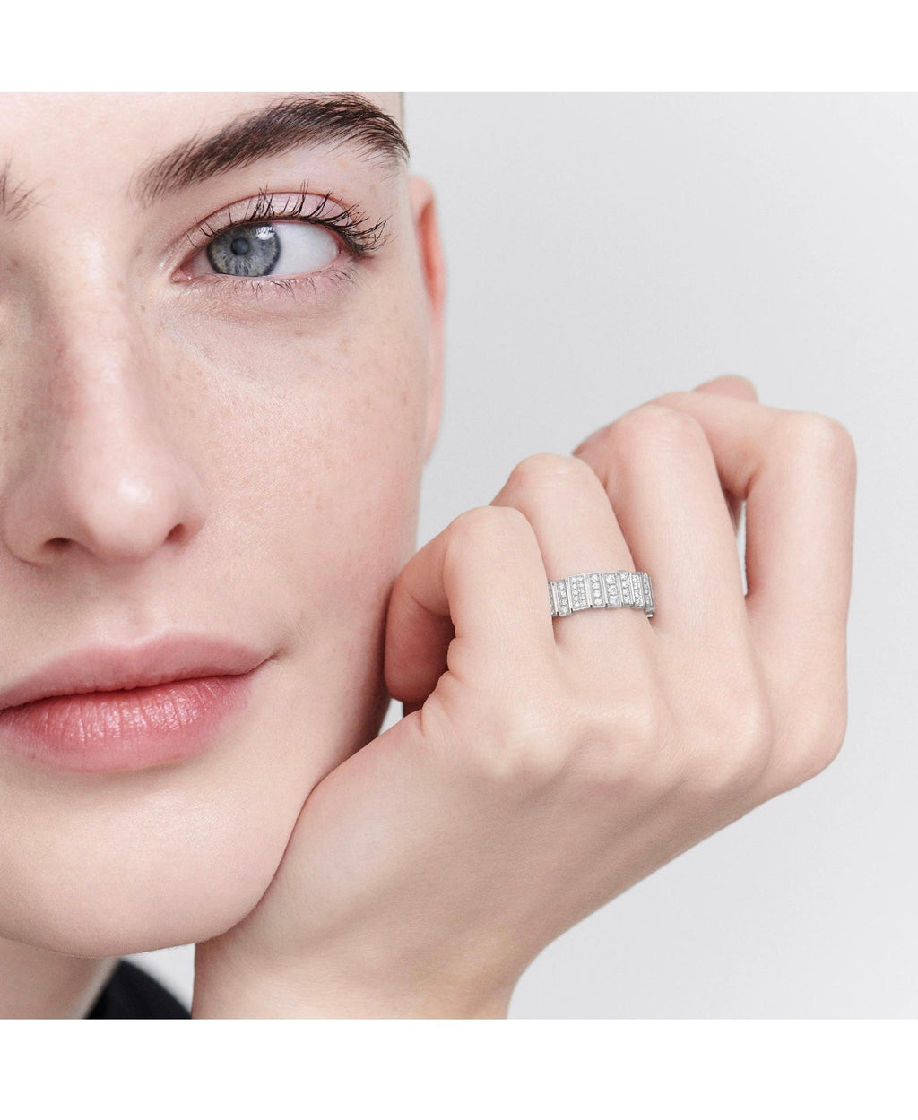 Dior Gem Diamonds 18K Gold Ring product image 2, provided for visual reference and product detail review