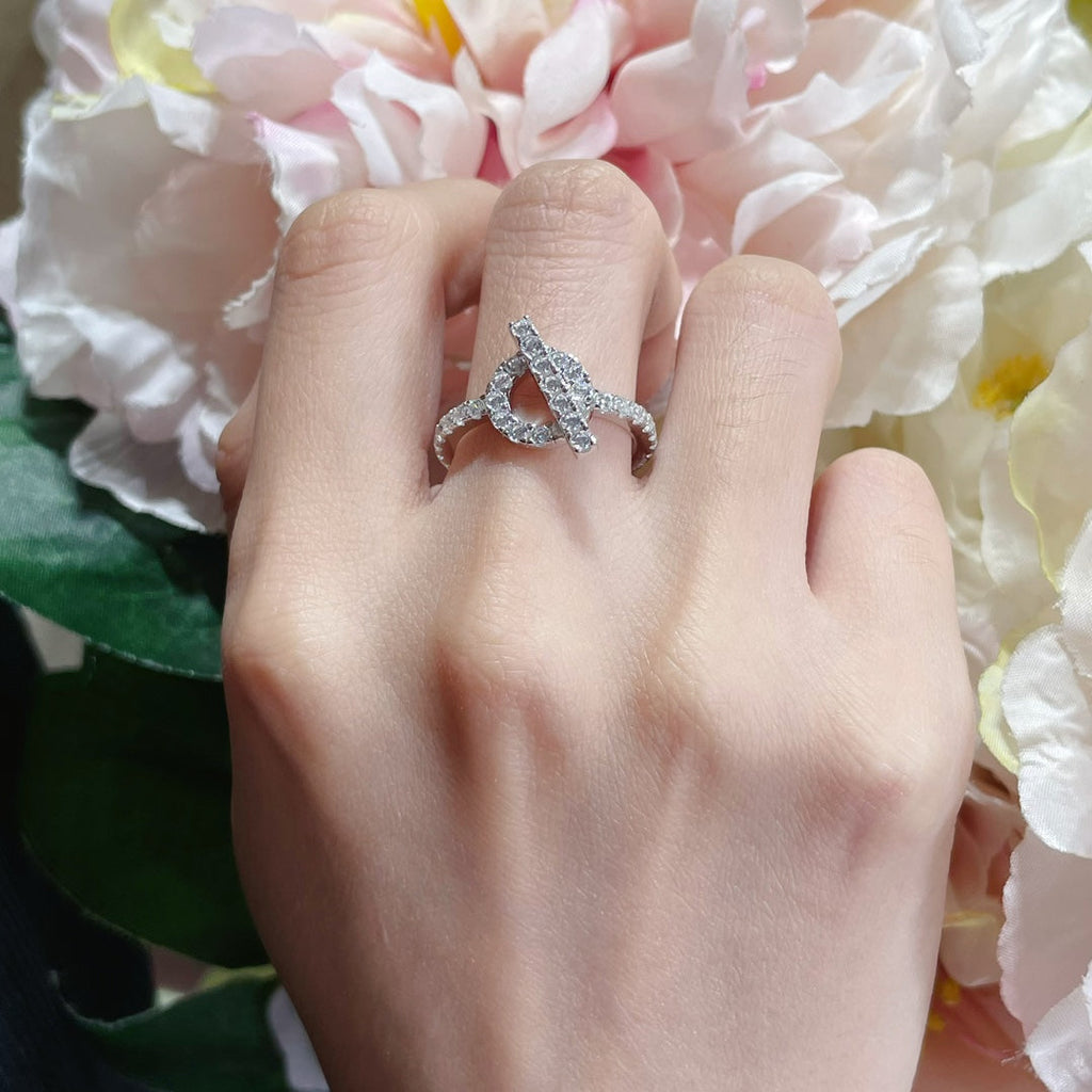 Hermes Finesse Diamond 18K White Gold Ring product image 2, provided for visual reference and product detail review