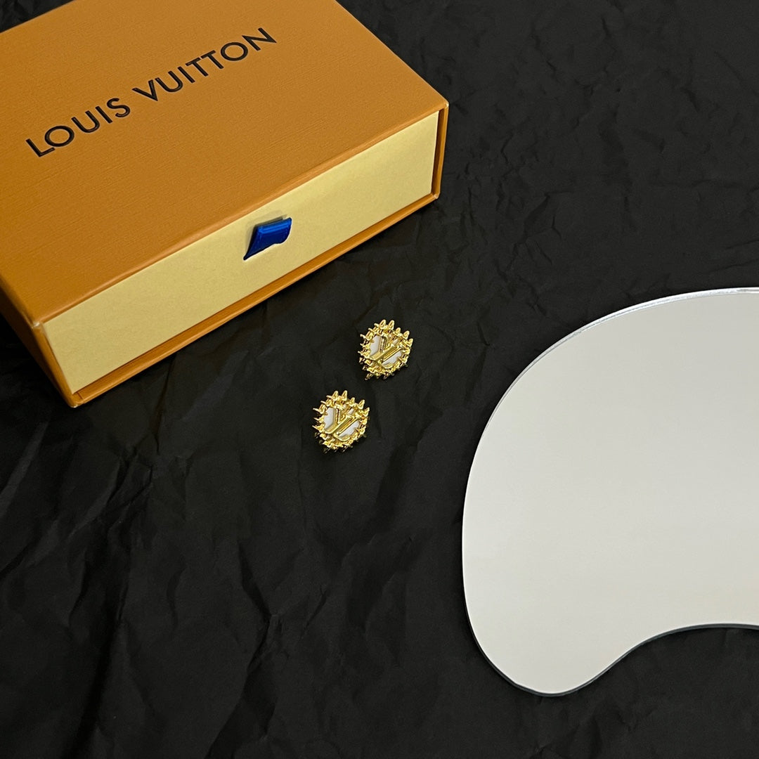 Louis Vuitton Vintage 18K Gold Earrings product image 2, provided for visual reference and product detail review