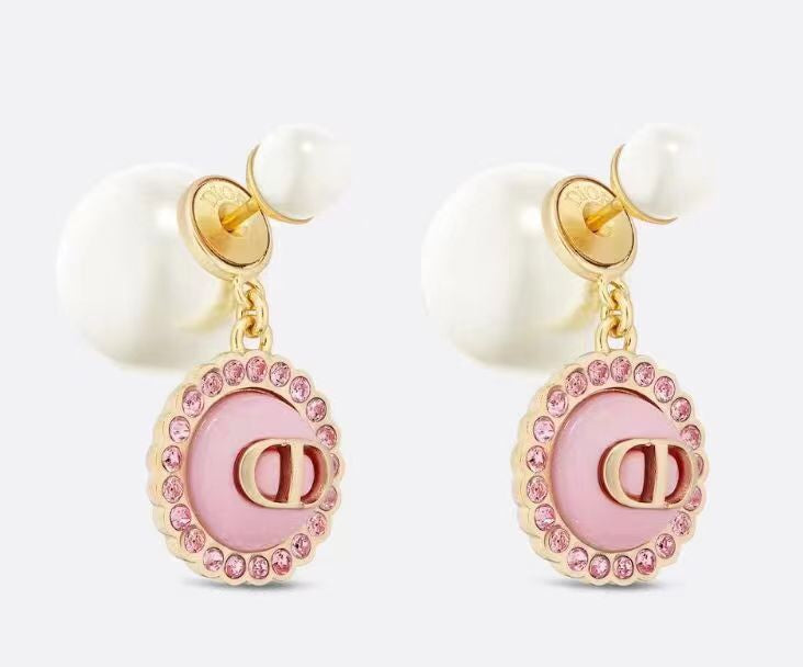 Dior Pearls 18K Gold Earrings product image 2, provided for visual reference and product detail review