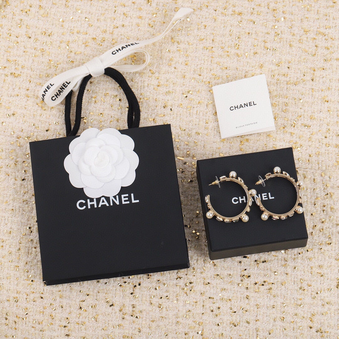 Chanel Pearl Crystal 18K Gold Earrings product image 4, provided for visual reference and product detail review