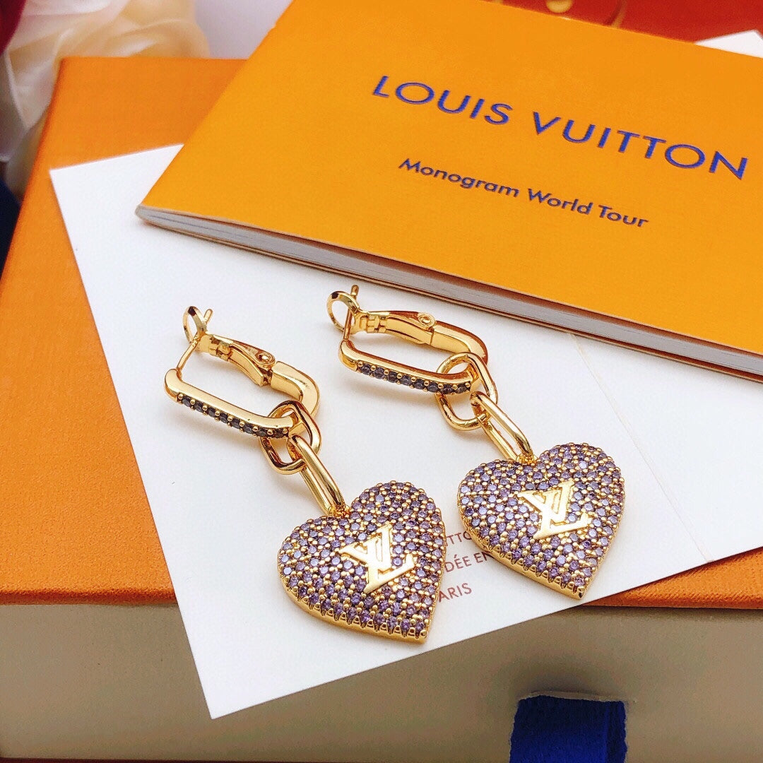 Louis Vuitton Heart Diamond 18K Gold Earrings product image 2, provided for visual reference and product detail review