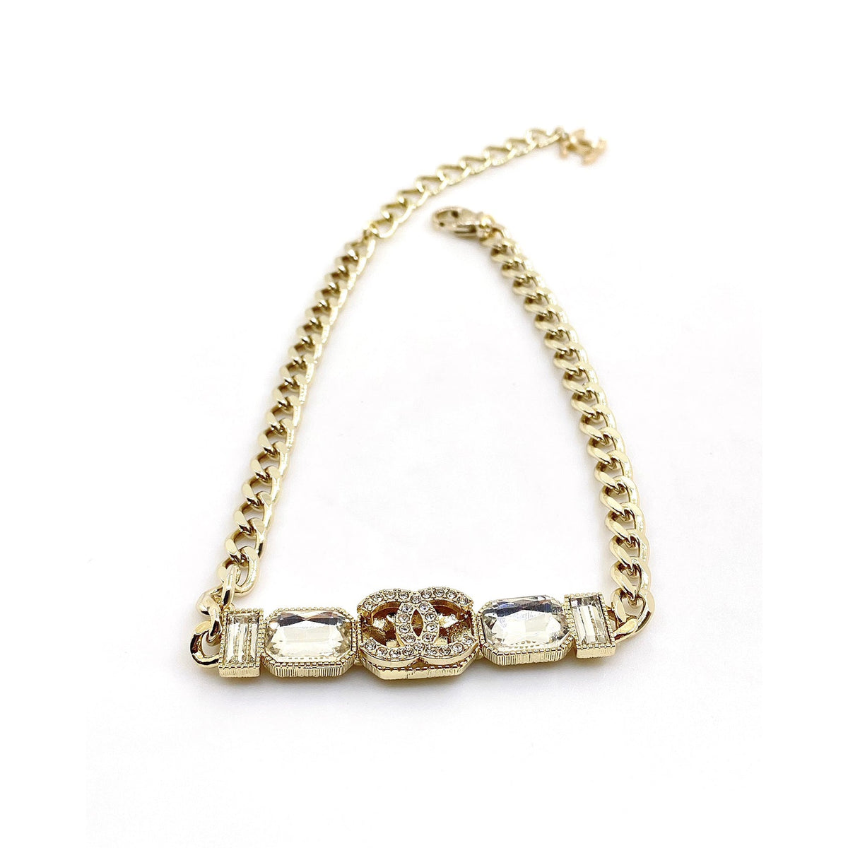 Chanel Pearls Crystals Vintage 18K Gold Necklace product image 1, provided for visual reference and product detail review