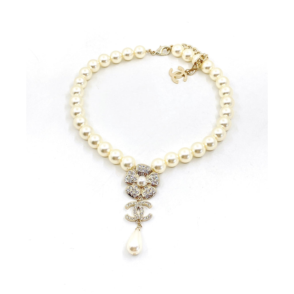 Chanel Pearls Chain Choker 18K Gold Necklace product image 1, provided for visual reference and product detail review