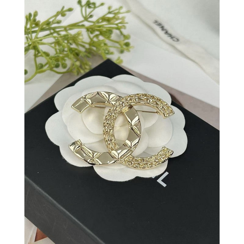 Chanel Gold 18K Gold Brooch product image 2, provided for visual reference and product detail review
