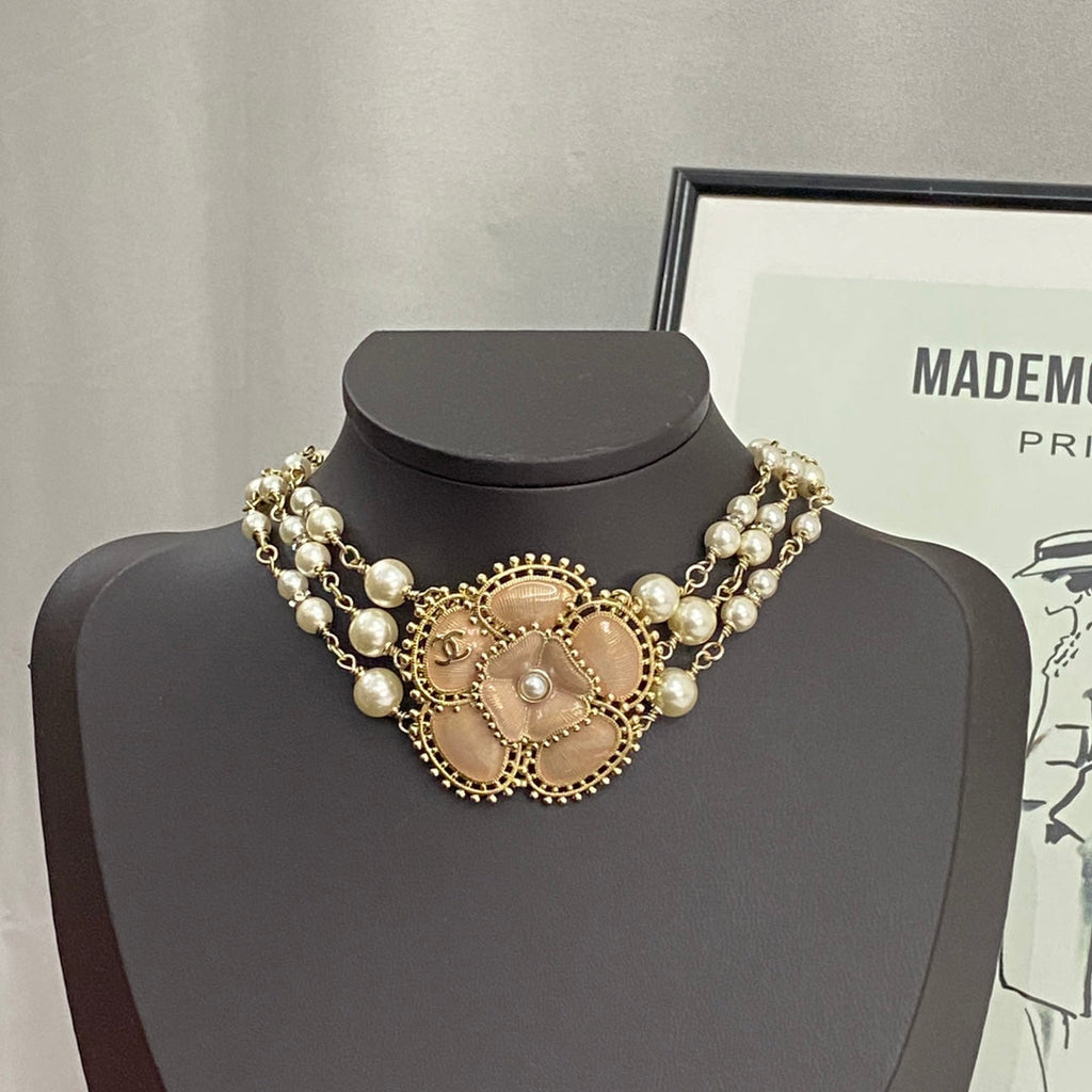 Chanel Camellia Choker 18K Gold Necklace product image 2, provided for visual reference and product detail review