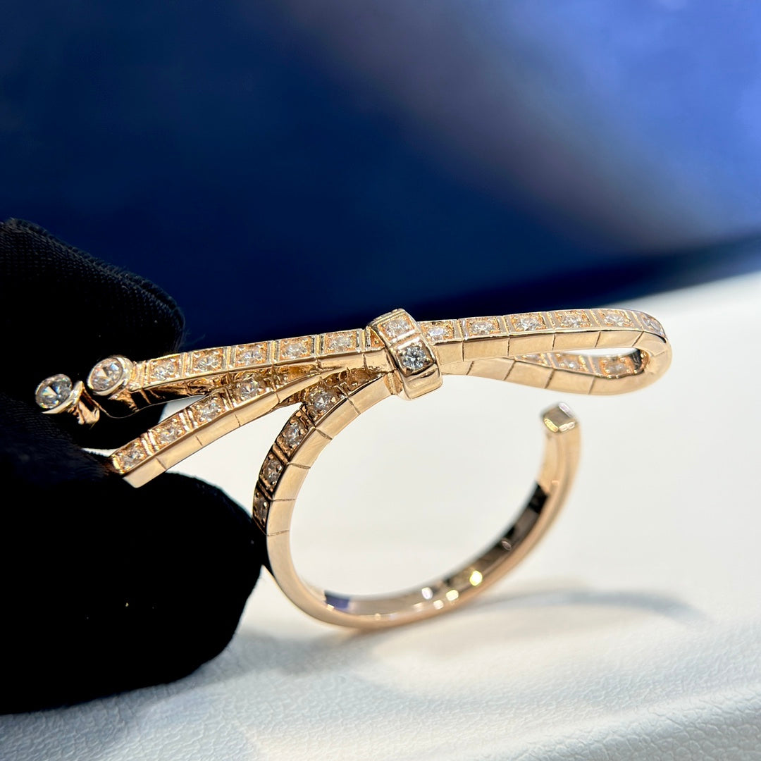 Chanel Ruban Diamonds 18K Gold Ring product image 2, provided for visual reference and product detail review