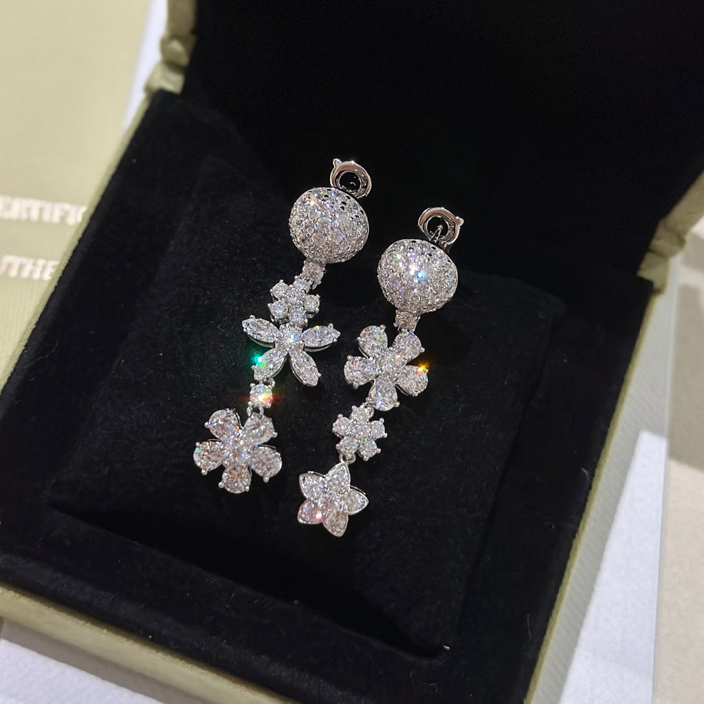 Folie Des Pr ̈¦s 18K Gold Earrings product image 2, provided for visual reference and product detail review