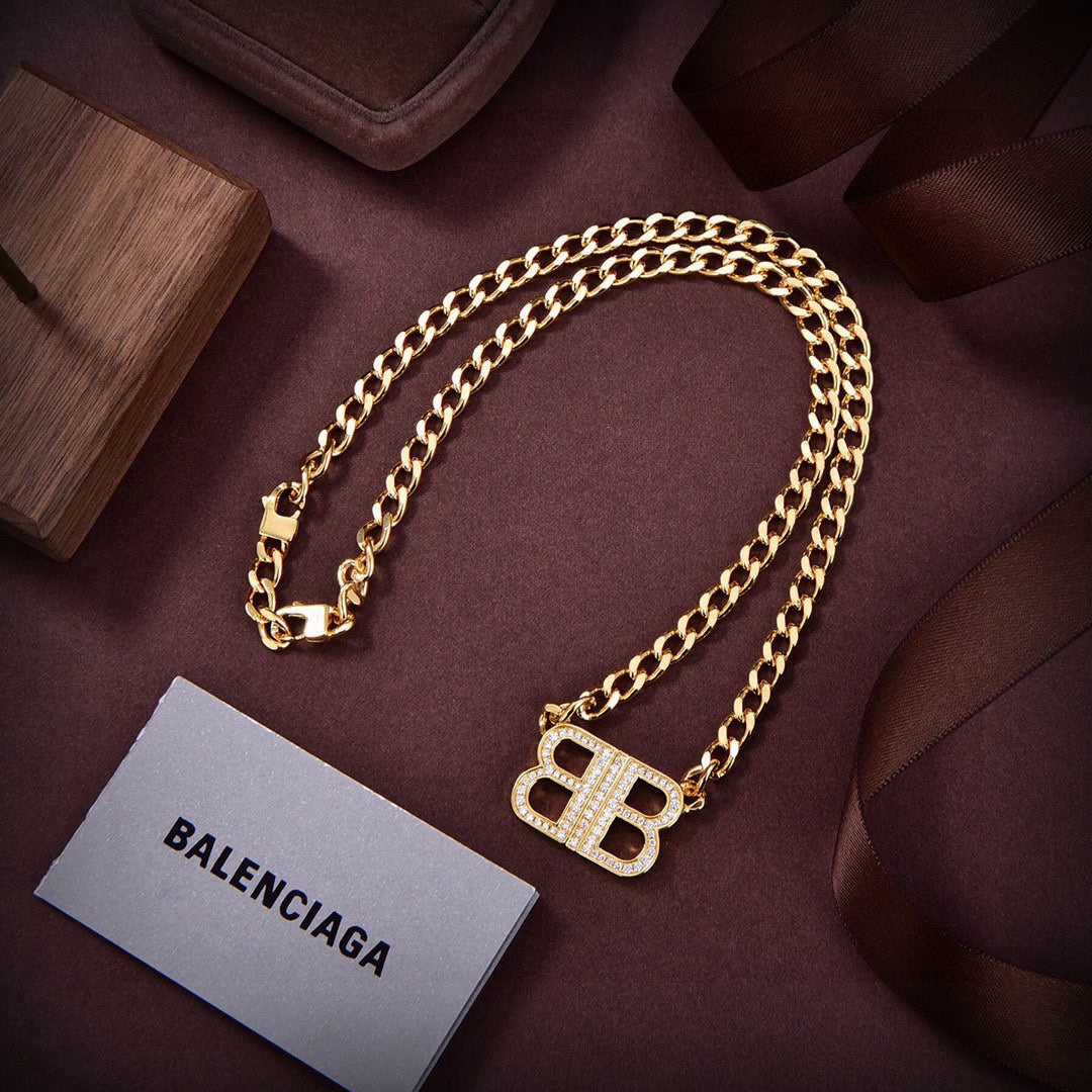 Balenciaga Icon Chain Diamonds 18K Gold Necklace product image 2, provided for visual reference and product detail review