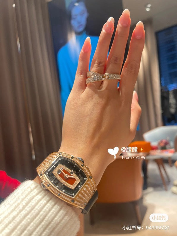 Hermes Kelly Gavroche Double 18K Gold Ring product image 3, provided for visual reference and product detail review