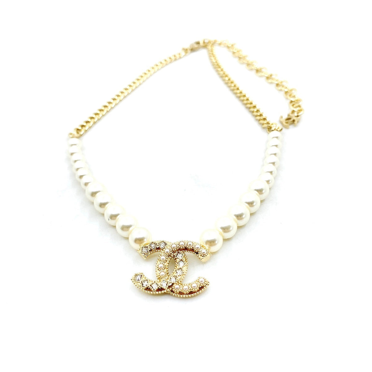 Chanel Pearls Choker 18K Gold Necklace product image 1, provided for visual reference and product detail review