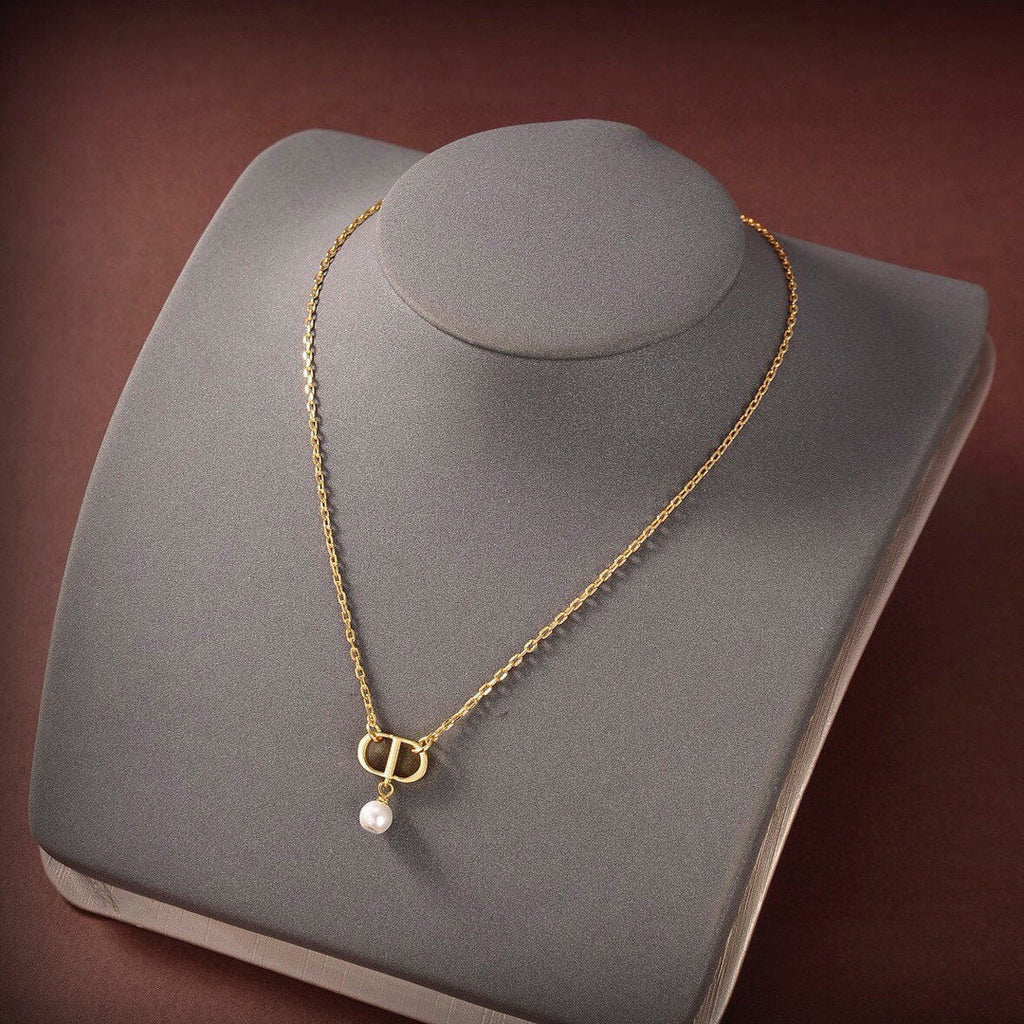 Dior Petit Pearl 18K Gold Necklace product image 2, provided for visual reference and product detail review