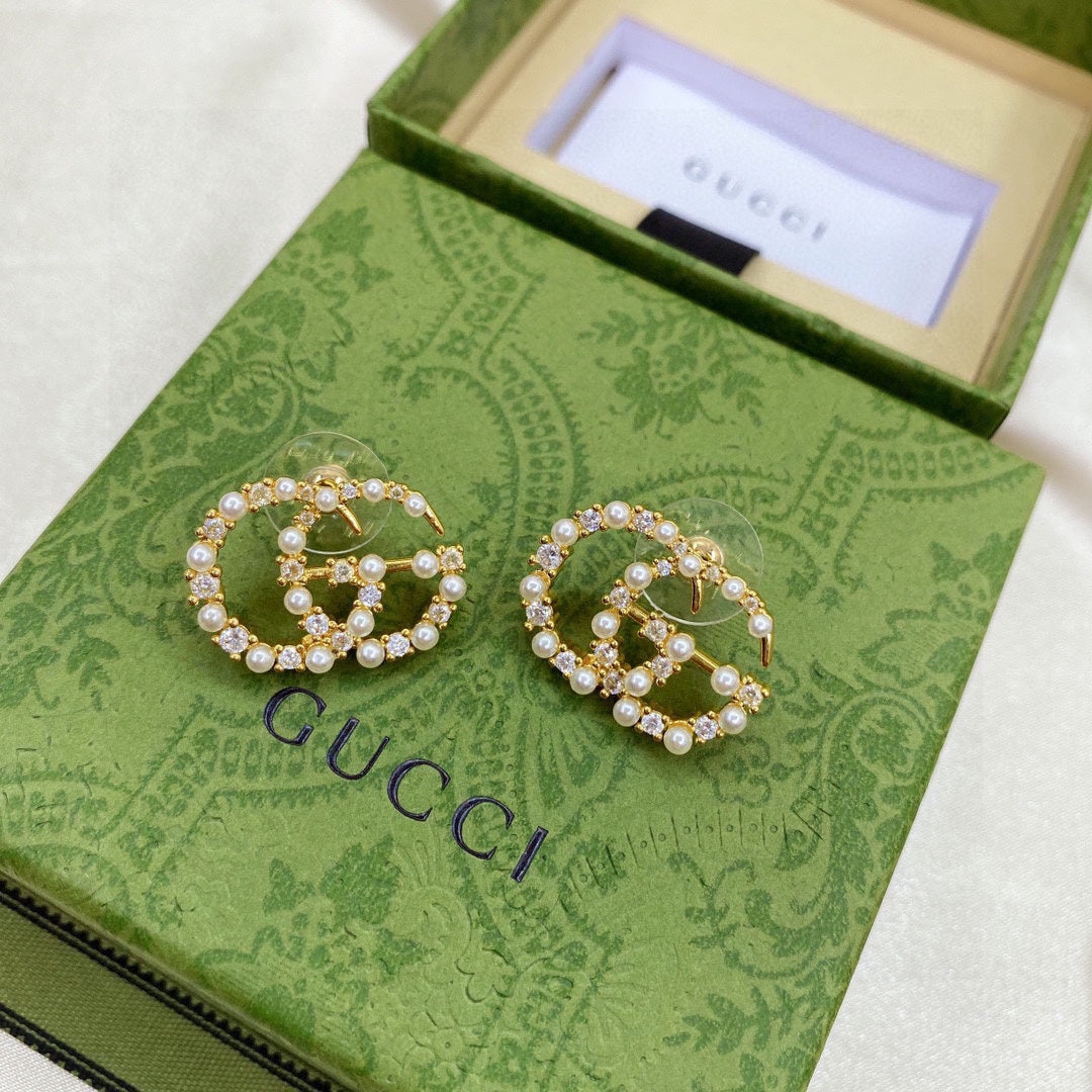 Gucci Double Pearls 18K Gold Earrings product image 5, provided for visual reference and product detail review