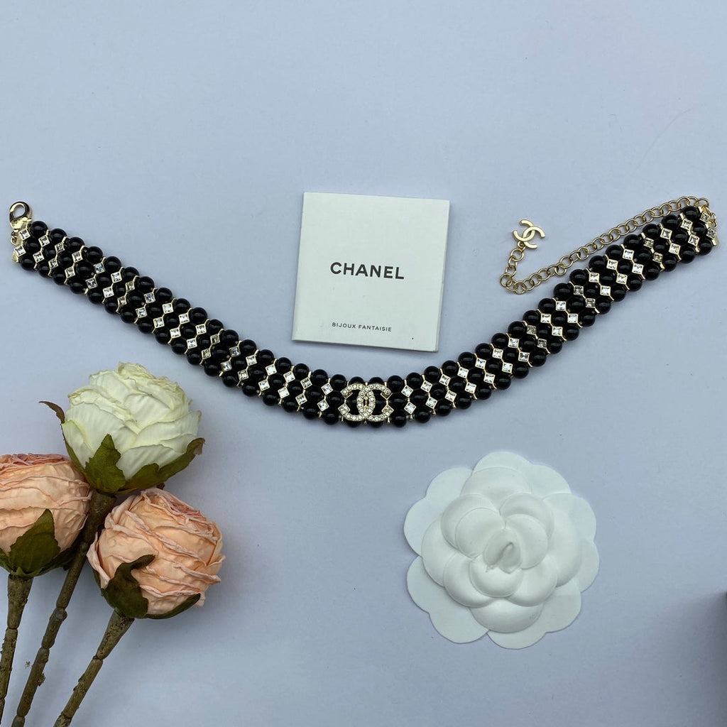 Chanel Strass Choker 18K Gold Necklace product image 2, provided for visual reference and product detail review
