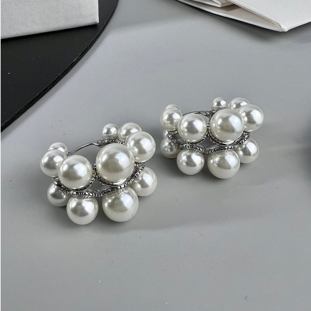 Celine Two-Rows Pearl 18K Gold Earrings product image 2, provided for visual reference and product detail review