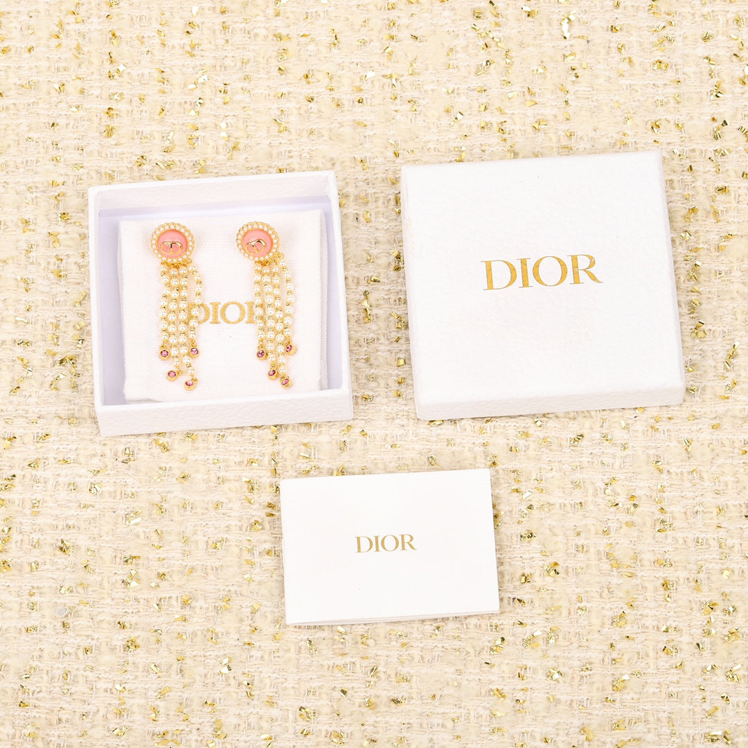 Dior Petit Tassel 18K Gold Earrings product image 9, provided for visual reference and product detail review