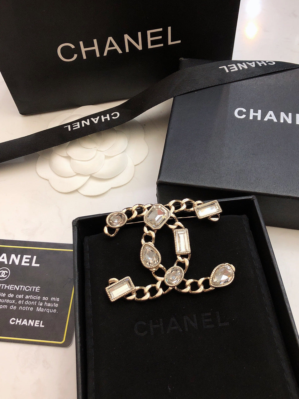 Chanel Crystals Strass 18K Gold Brooch product image 2, provided for visual reference and product detail review
