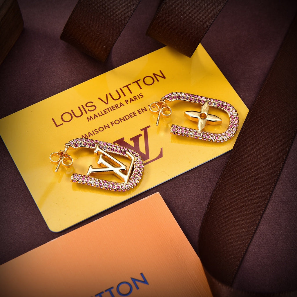 Louis Vuitton My Chain 18K Gold Earrings product image 2, provided for visual reference and product detail review