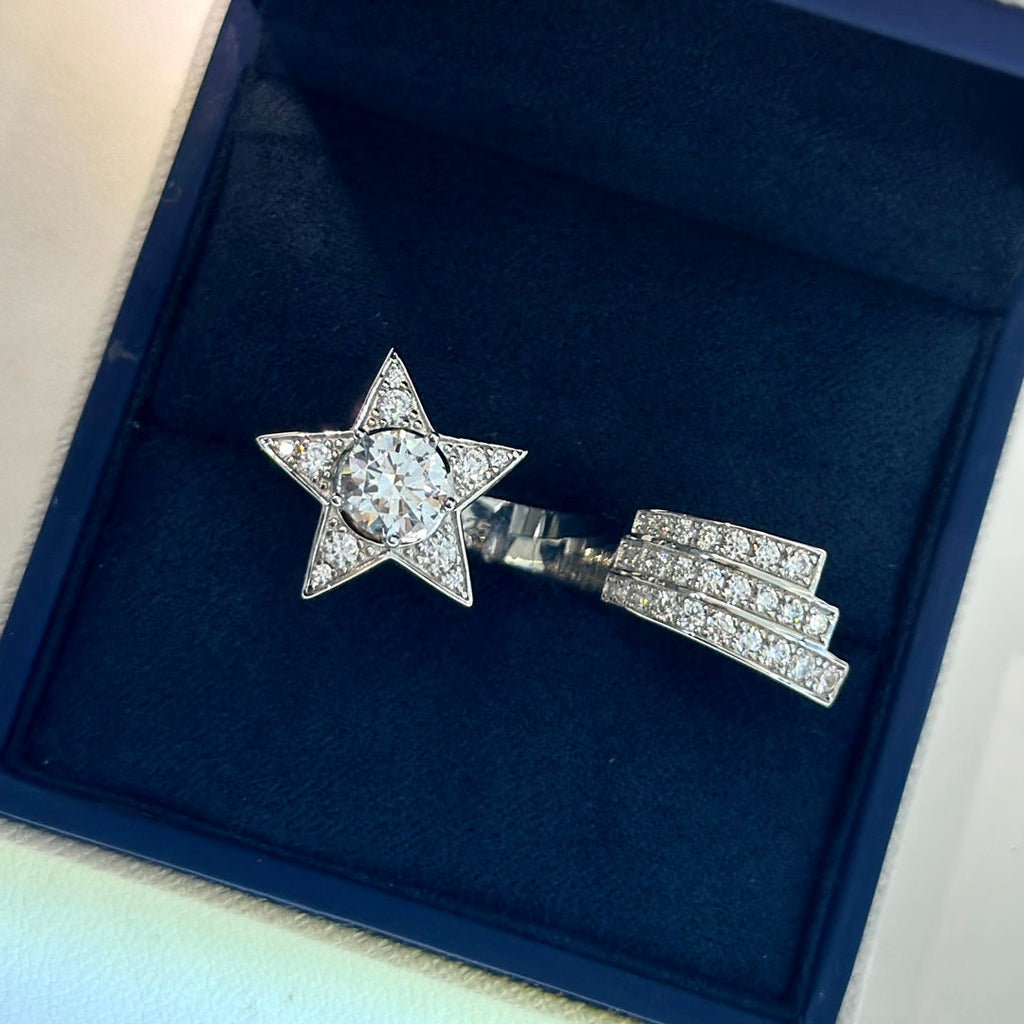 Chanel Comete Diamonds 18K Gold Ring product image 2, provided for visual reference and product detail review