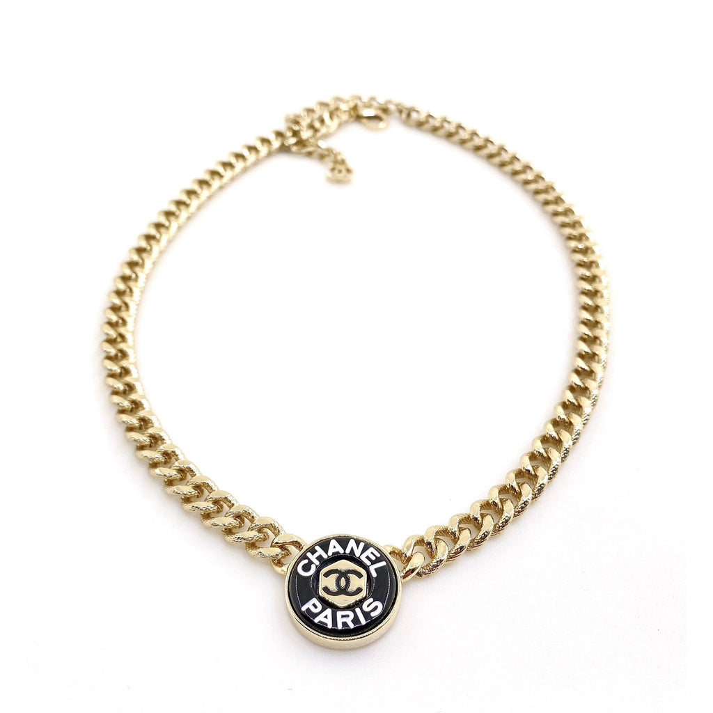 Chanel Paris Choker 18K Gold Necklace product image 1, provided for visual reference and product detail review