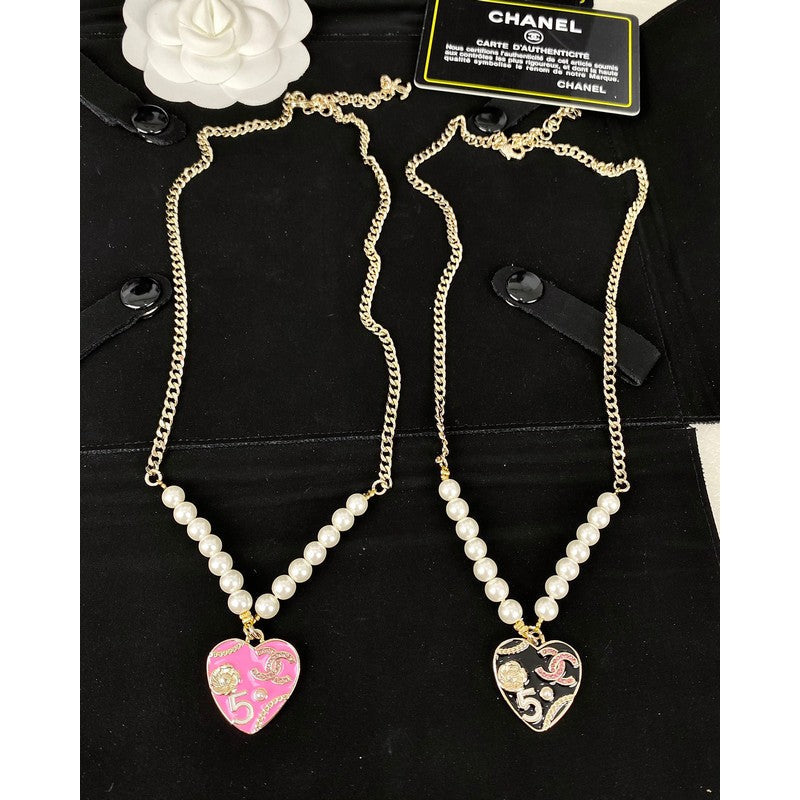 Chanel Pink & Black Heart Pearl 18K Gold Necklace product image 12, provided for visual reference and product detail review