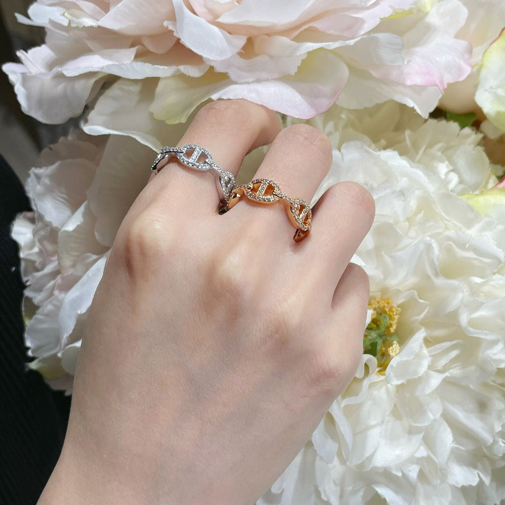 Hermes Chaine D'Ancre Enchainee Diamond 18K Gold Ring product image 3, provided for visual reference and product detail
