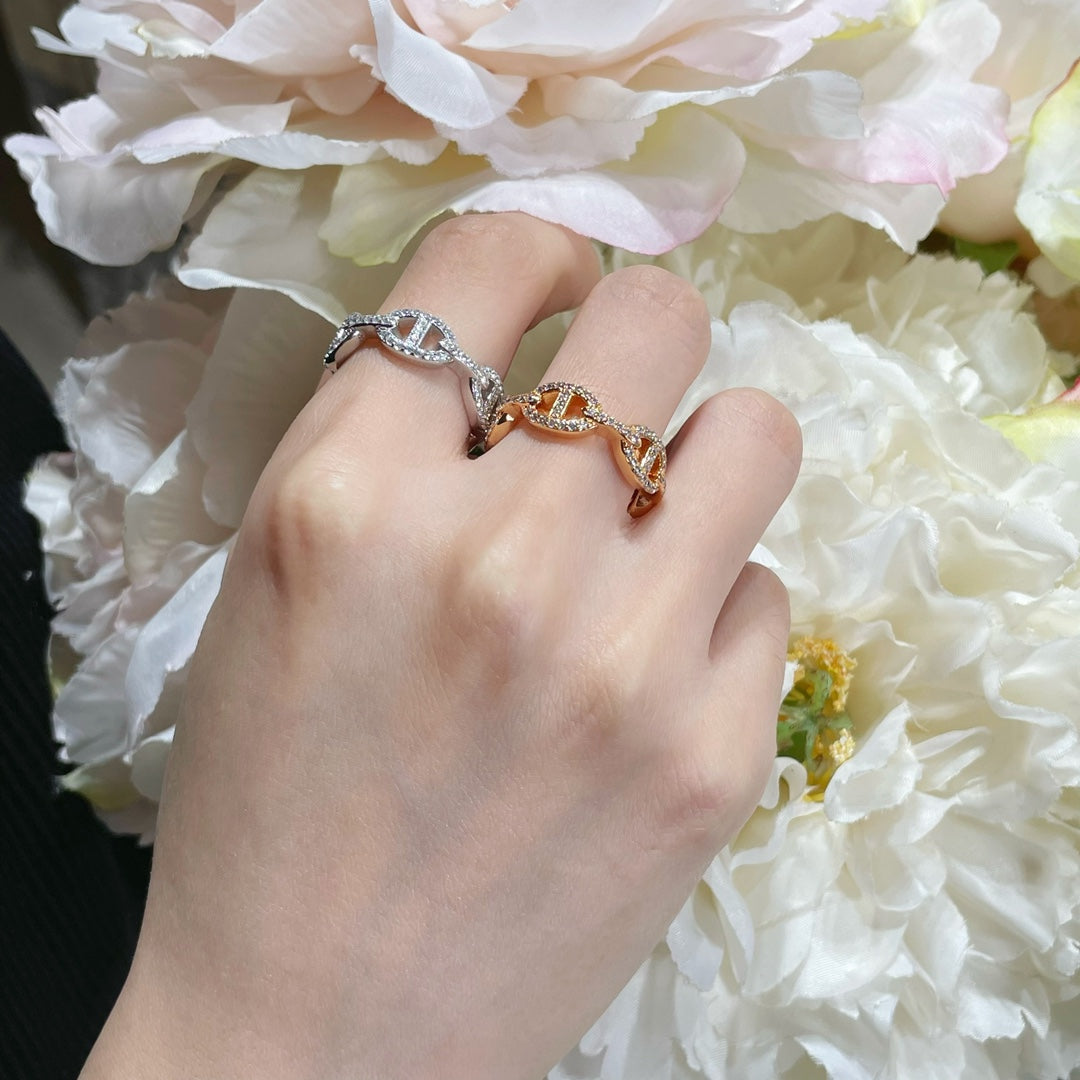 Hermes Chaine D'Ancre Enchainee Diamond 18K Gold Ring product image 3, provided for visual reference and product detail