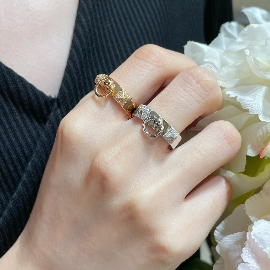 Hermes Collier De Chien Lock Diamonds 18K Gold Ring product image 2, provided for visual reference and product detail review