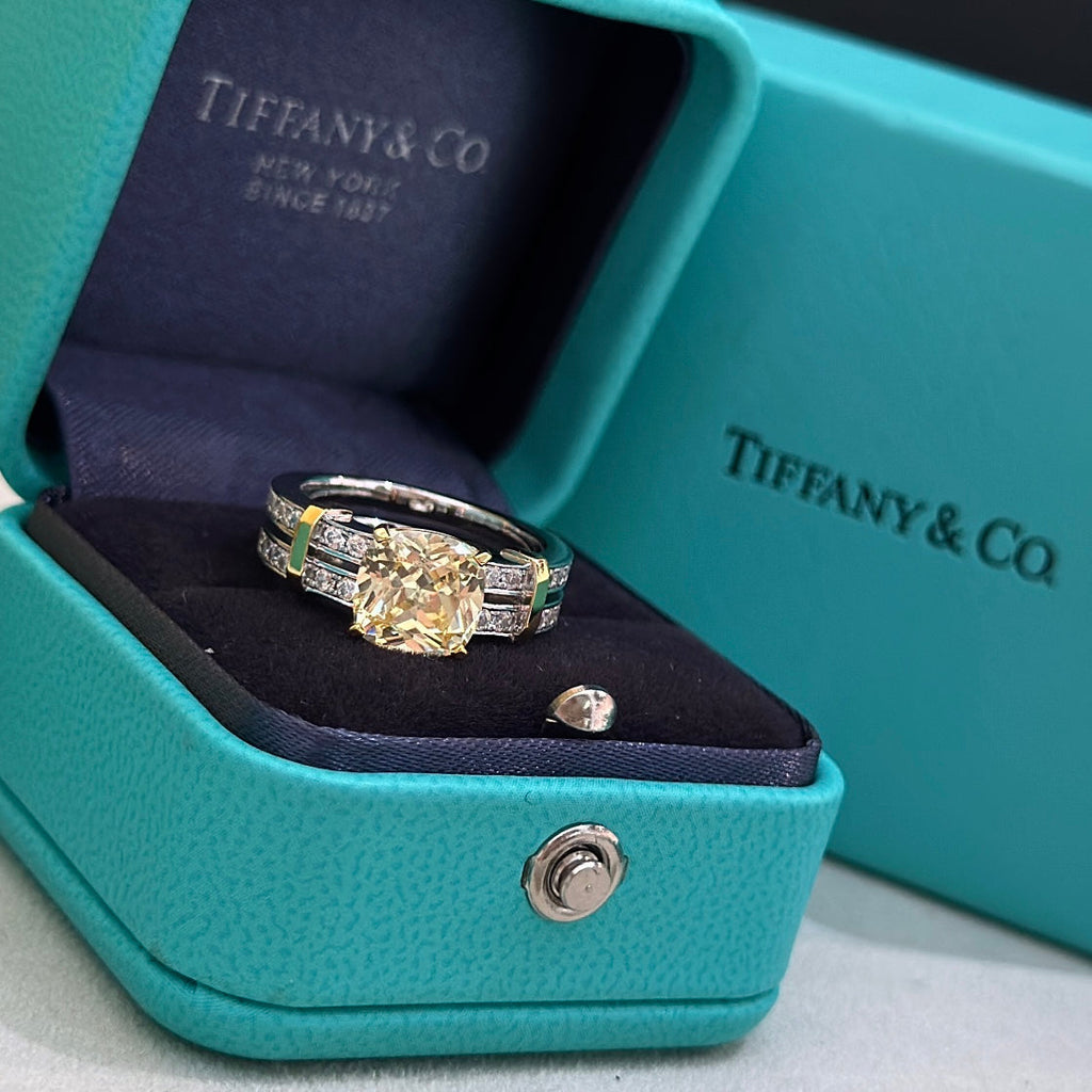 Tiffany Schlumberger Stone 18K Gold Ring product image 3, provided for visual reference and product detail review