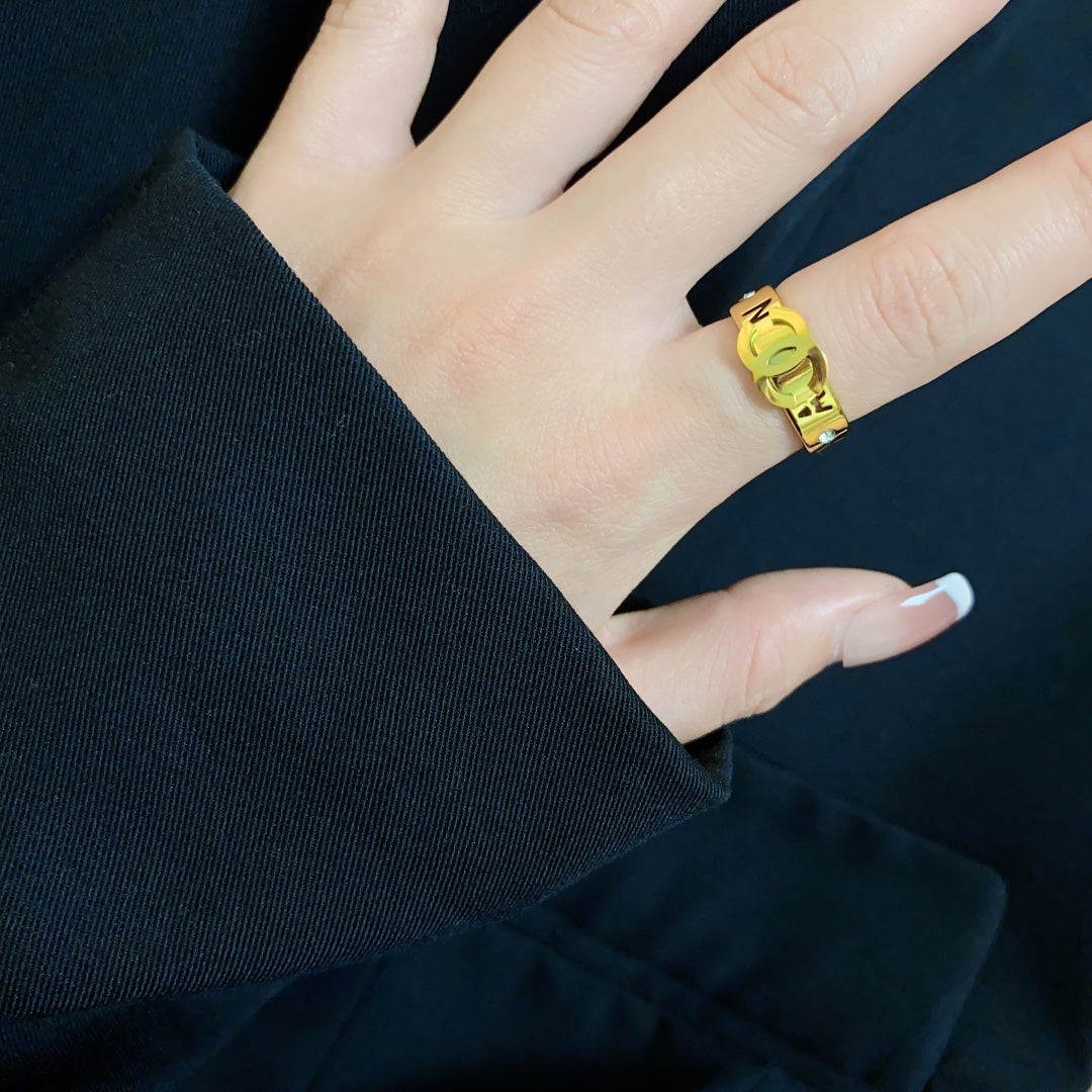Chanel 18K Yellow Gold Ring product image 4, provided for visual reference and product detail review
