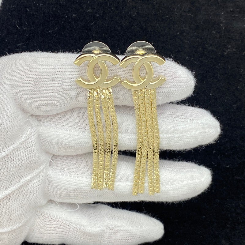 Chanel Long Tassel Gold 18K Gold Earrings product image 1, provided for visual reference and product detail review