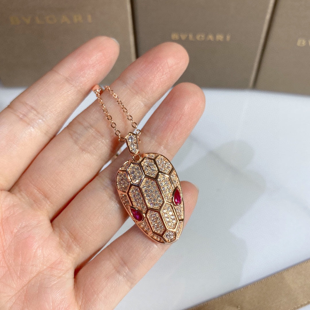 Bvlgari Serpenti 18K Gold Necklace product image 8, provided for visual reference and product detail review