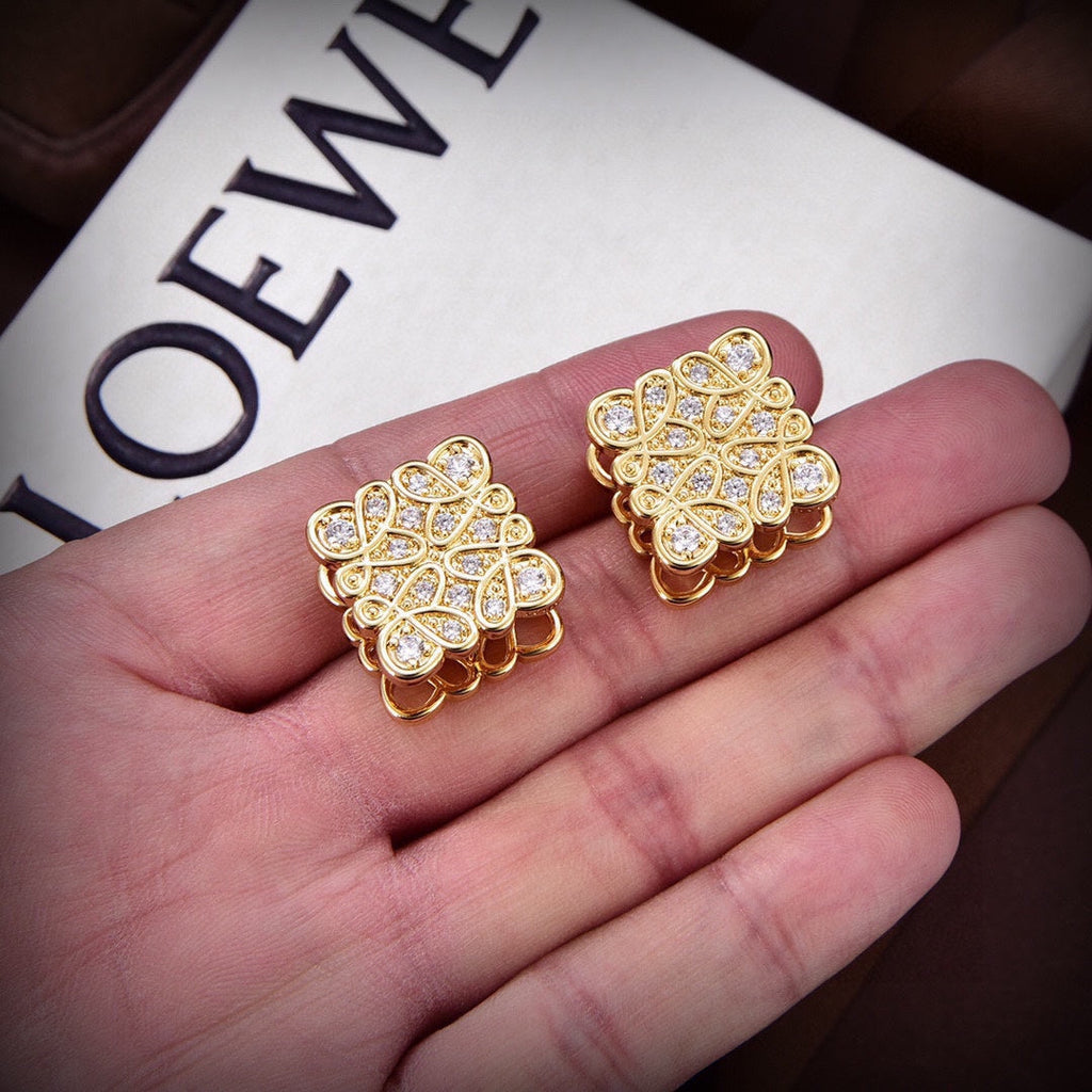LOEWE Anagram Cube Diamonds 18K Gold Earrings product image 2, provided for visual reference and product detail review