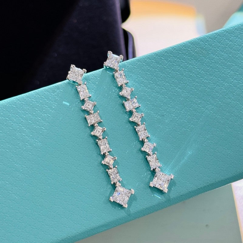 Tiffany Diamond 18K Gold Earrings product image 1, provided for visual reference and product detail review