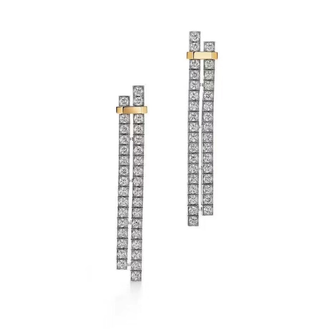 Tiffany Edge Drop 18K Gold Earrings product image 1, provided for visual reference and product detail review