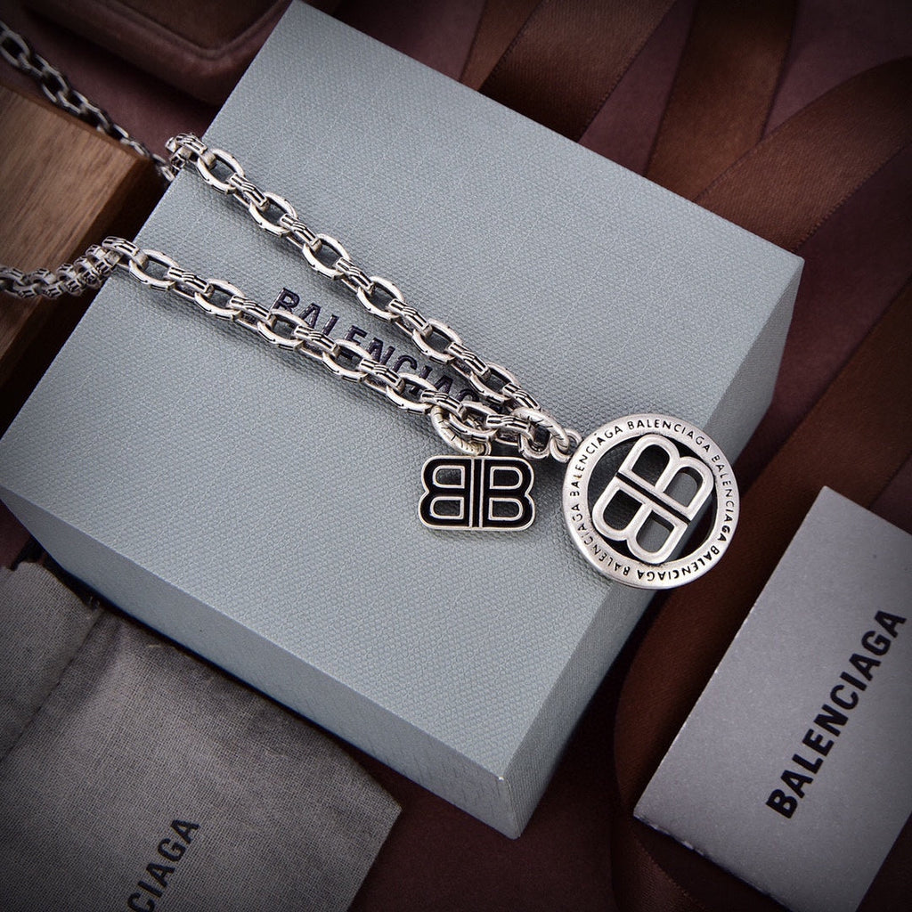 Balenciaga Chain 18K Gold Necklace product image 3, provided for visual reference and product detail review